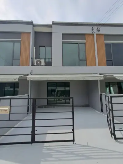 3-Bed Townhouse for Rent at Pleno Sukhumvit Bangna 2