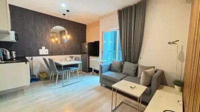 2-Bed Condo for Rent at Noble Revolve Ratchada 1