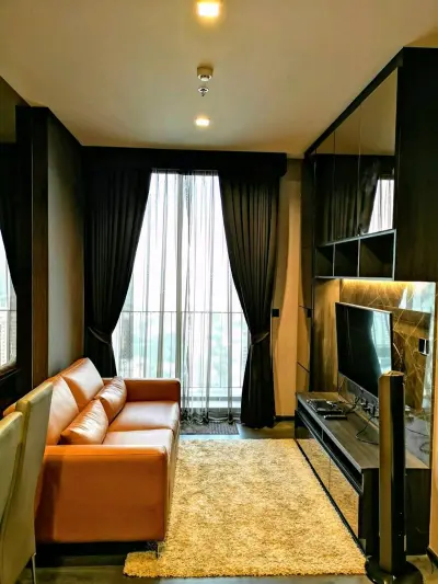 Edge Sukhumvit 23