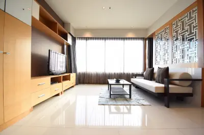 1-Bed Condo for Rent at The Emporio Place
