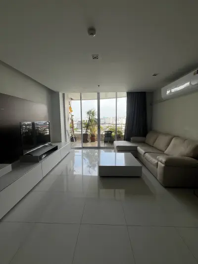 2-Bed Condo for Rent at Sathorn Heritage
