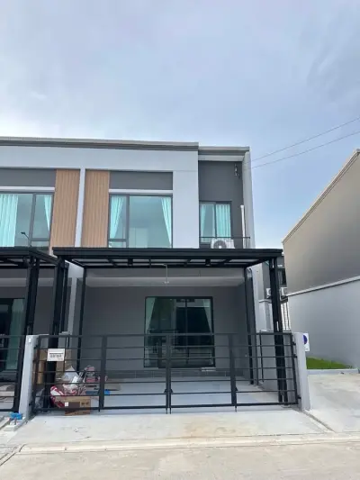 3-Bed Townhouse for Rent at Pleno Sukhumvit Bangna 2