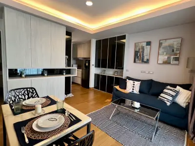 2-Bed Condo for Rent at The Lumpini 24