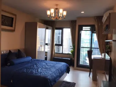 Studio Condo for Rent at Life One Wireless